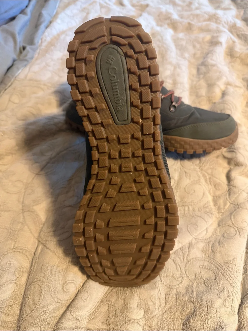 Columbia Men's Trail Mid-Top Boots in Olive with Brown Laces